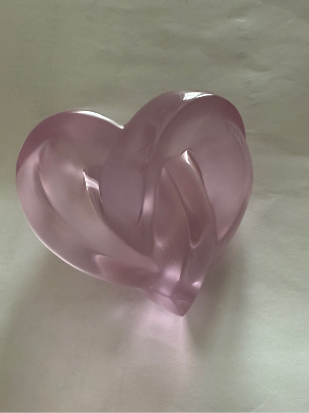 Lalique France Pink Crystal Intertwined Hearts Paperweight Signed w/ Box